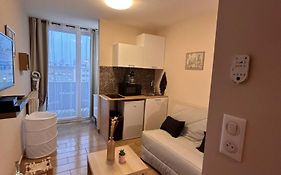 Magnifique Studio Neuf Avec Balcon